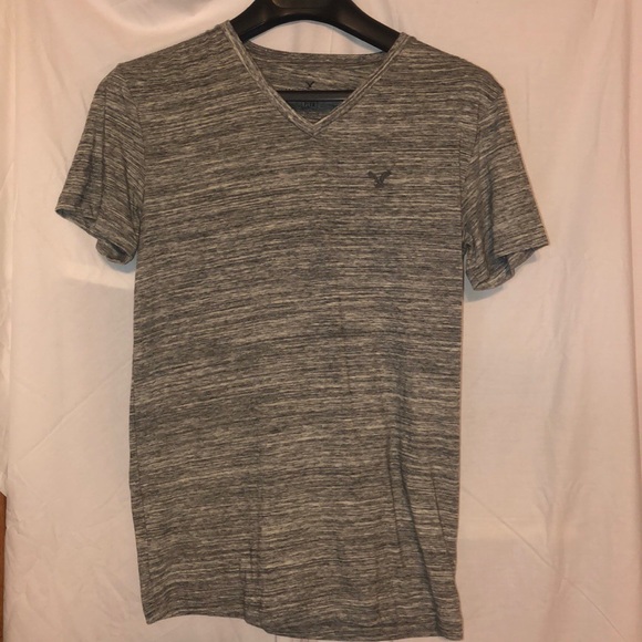 TWO SUPER COOL AMERICAN EAGLE BRAND VNECK T-SHIRTS - Picture 8 of 8